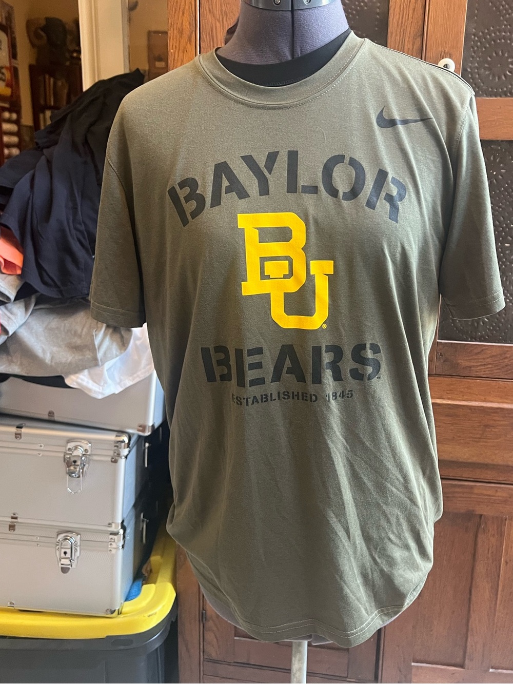 Nike Baylor Bears Olive Green T-Shirt with Yellow Logo by Nike size M